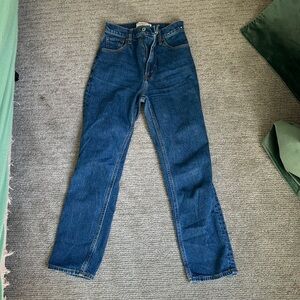 A&F ankle straight ultra high rise jean size 24